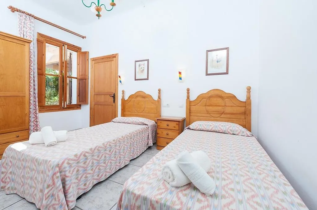 קמפוס Can Roques Blanques 0*,